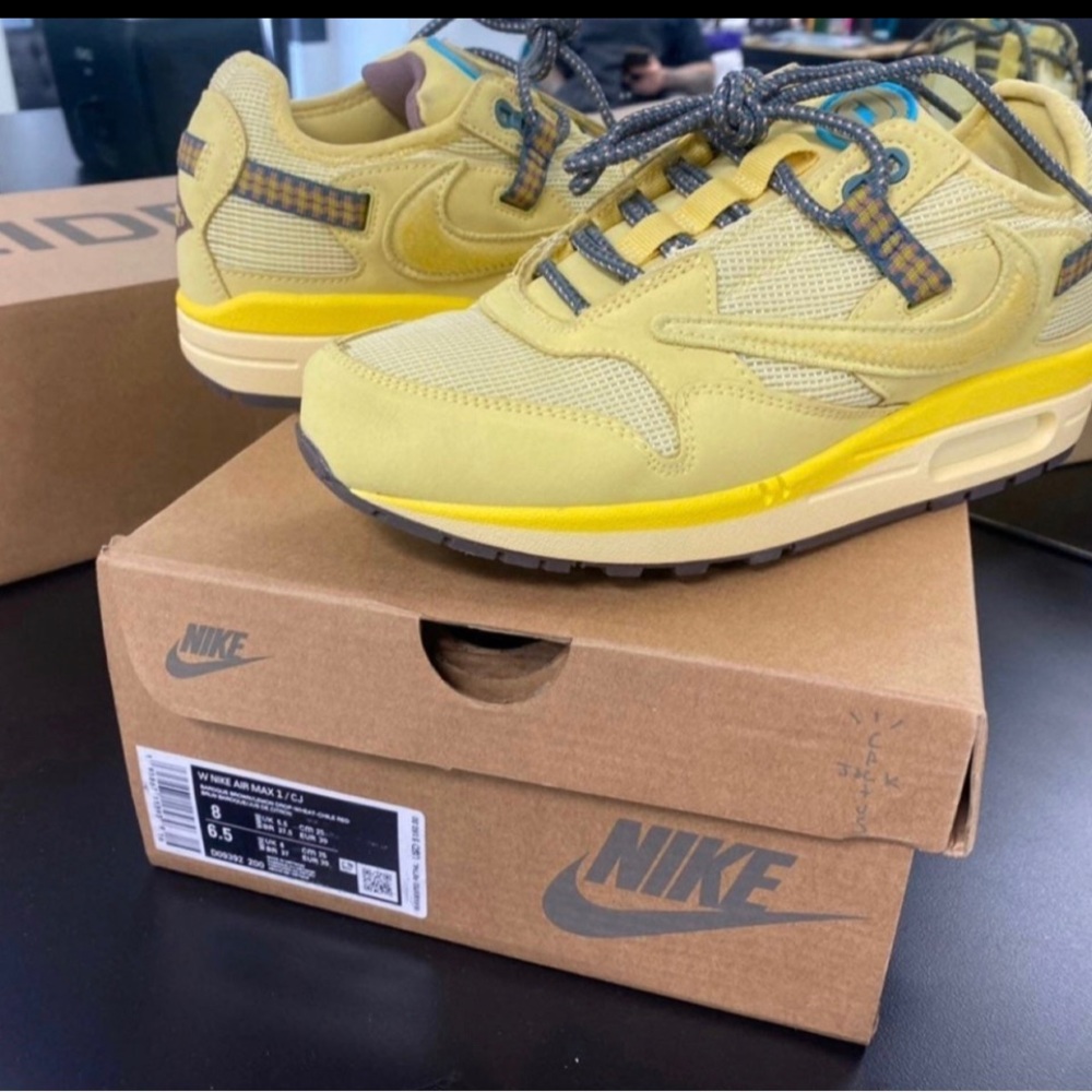 NIKE AIR MAX X TRAVIS SCOTT